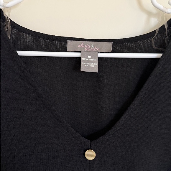 NWOT Olivia & Martin Black V-Neck Top with gold buttons - Picture 2 of 9